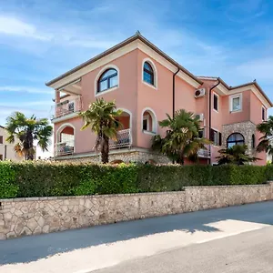 apartments-villa-istria-rovinj.in-istria.net/