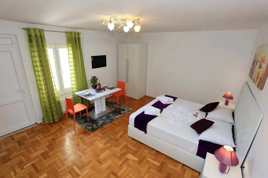 Apartments Maruna Zadar