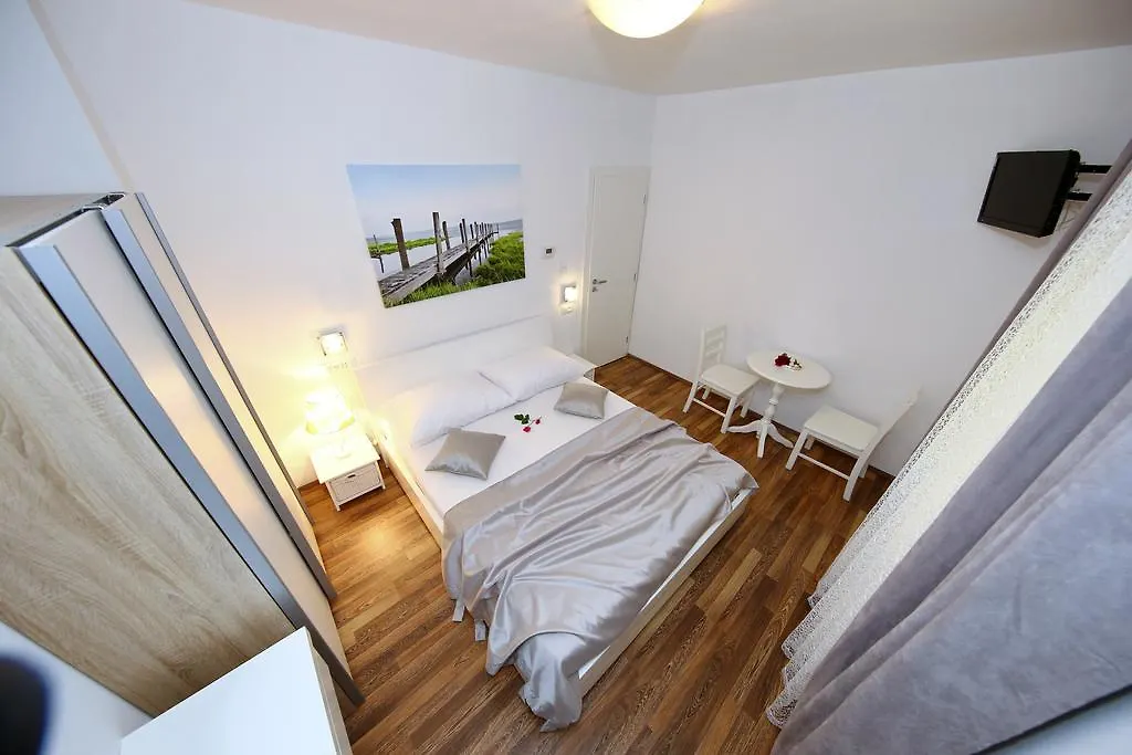 Apartments Maruna Zadar